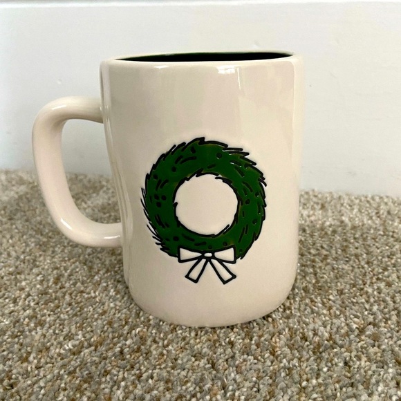 Rae Dunn Merry Christmas Mug - Picture 4 of 7